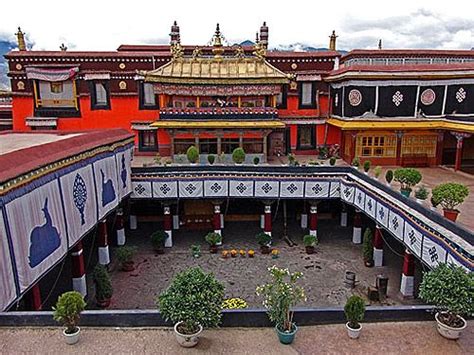  Templo Jokhang: Bí mật lịch sử và sự sùng bái thiêng liêng!