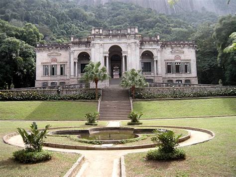 Parque Lage: Một Biển Lửa Nghệ Thuật Giữa Trái Tim Natal!